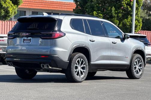 2026 GMC Acadia AWD AT4