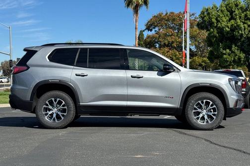 2026 GMC Acadia AWD AT4