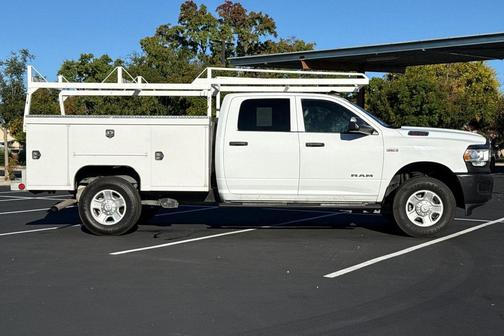 2022 RAM 2500 Tradesman Crew Cab 4x4 8' Box