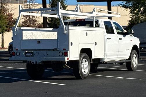 2022 RAM 2500 Tradesman Crew Cab 4x4 8' Box