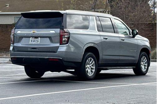 2024 Chevrolet Suburban LT