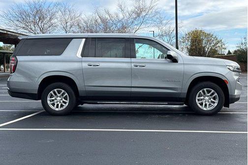 2024 Chevrolet Suburban LT