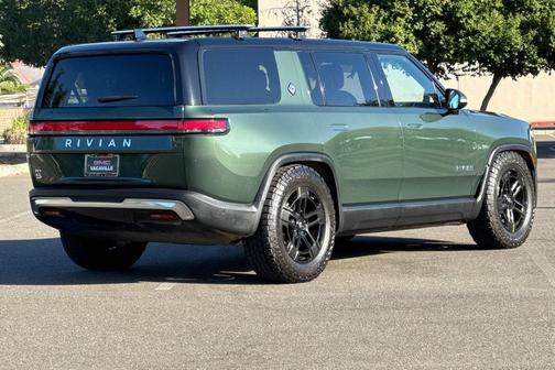 2023 Rivian R1S Adventure