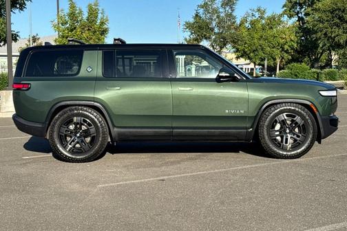 2023 Rivian R1S Adventure