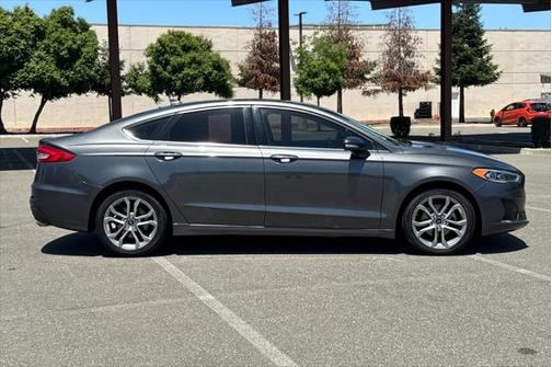 2020 Ford Fusion SEL