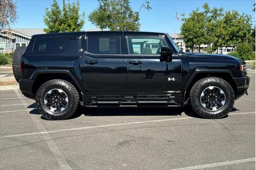 2024 GMC HUMMER EV SUV 2X