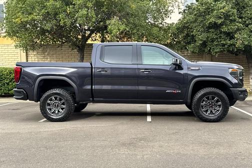 2025 GMC Sierra 1500 AT4X