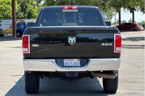 2018 RAM 2500 Laramie Crew Cab 4x4 8' Box
