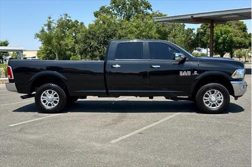 2018 RAM 2500 Laramie Crew Cab 4x4 8' Box