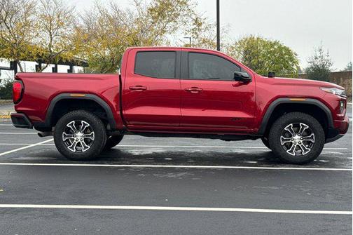 2024 GMC Canyon AT4