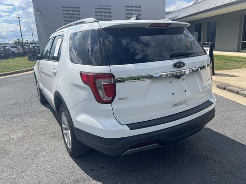 Oxford White 2019 Ford Explorer XLT