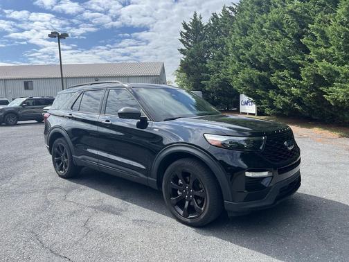 2022 Ford Explorer ST-Line