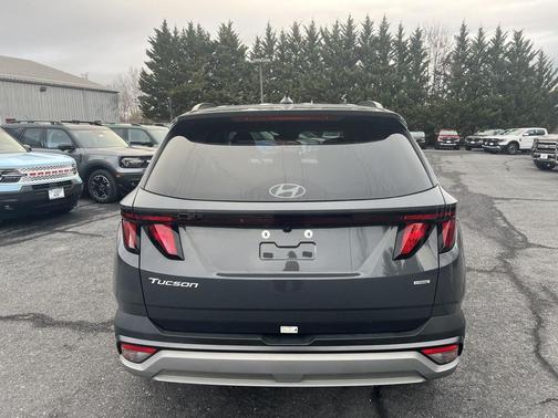 2025 Hyundai TUCSON SEL