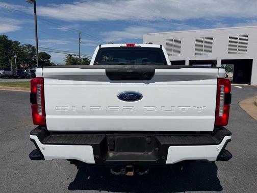 Oxford White 2023 Ford F-250 XL