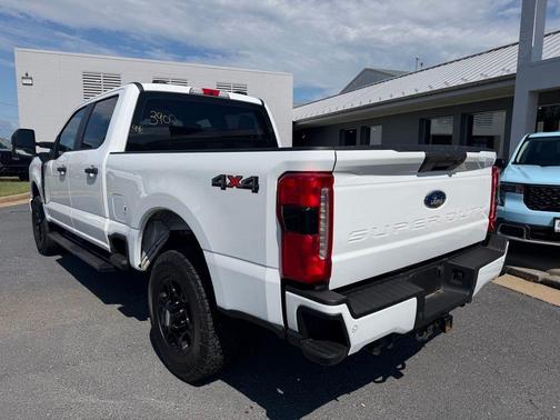 Oxford White 2023 Ford F-250 XL