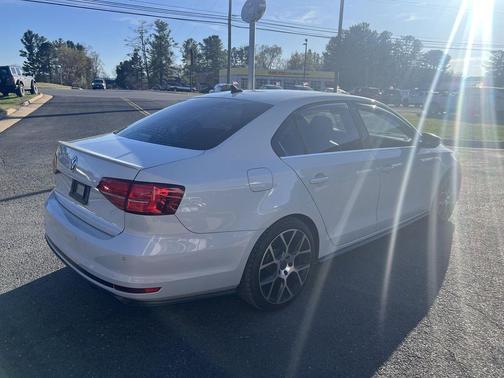 2017 Volkswagen Jetta GLI