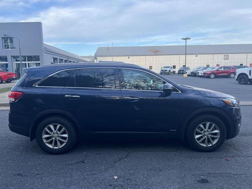 2017 Kia Sorento LX