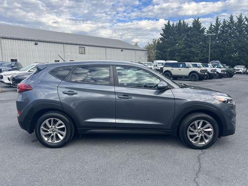 2018 Hyundai TUCSON SE