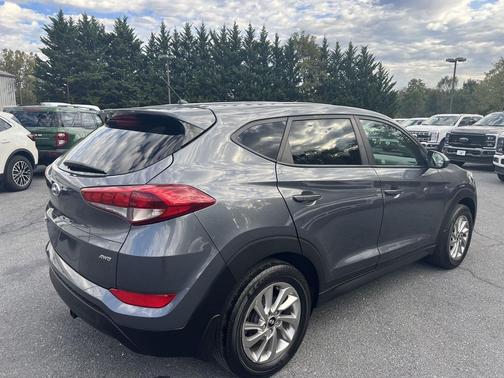 2018 Hyundai TUCSON SE