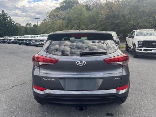 2018 Hyundai TUCSON SE
