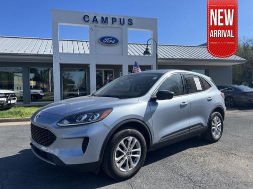 ICED BLUE SILVER METALLIC 2022 Ford Escape SE