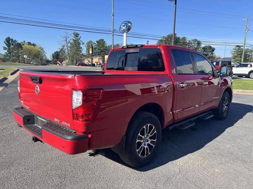 2021 Nissan Titan SV