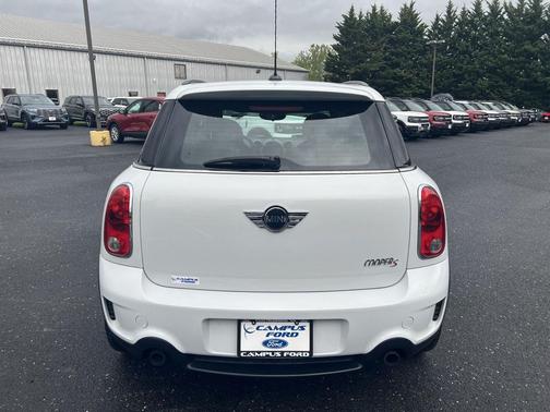 Light White 2012 MINI Cooper S Countryman Base
