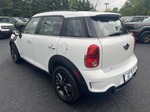 Light White 2012 MINI Cooper S Countryman Base