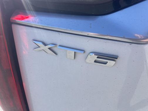 Crystal White Tricoat 2020 Cadillac XT6 Premium Luxury FWD