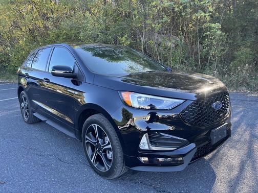 2022 Ford Edge ST