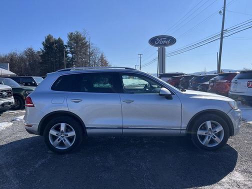 2012 Volkswagen Touareg 