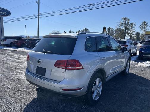 2012 Volkswagen Touareg 