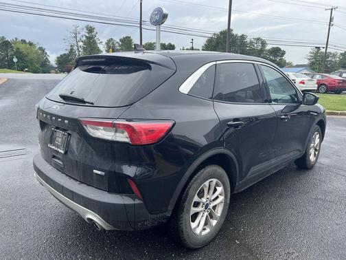AGATE BLACK METALLIC 2020 Ford Escape SE