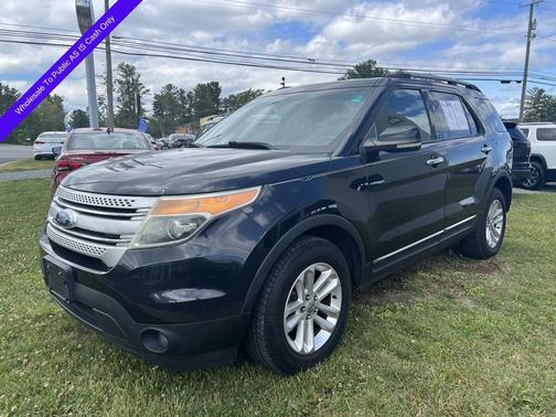 TUXEDO BLACK METALLIC 2011 Ford Explorer XLT