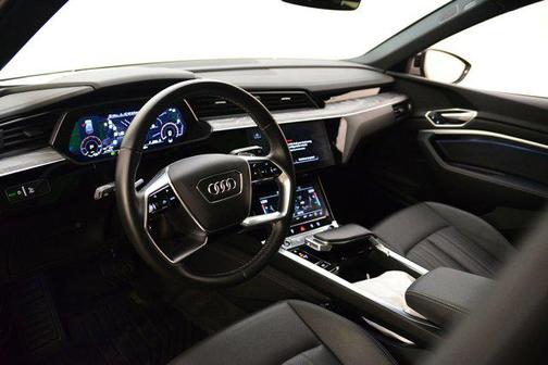 2022 Audi e-tron Premium Plus