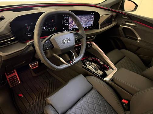 Daytona Gray Pearl Effect 2025 Audi SQ5 3.0T quattro Premium