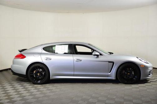 2014 Porsche Panamera 4S