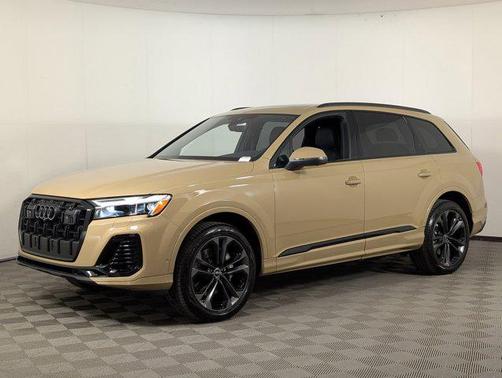 2025 Audi Q7 55 Premium Plus
