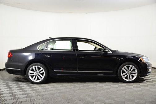 2017 Volkswagen Passat V6 SEL Premium