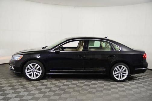 2017 Volkswagen Passat V6 SEL Premium