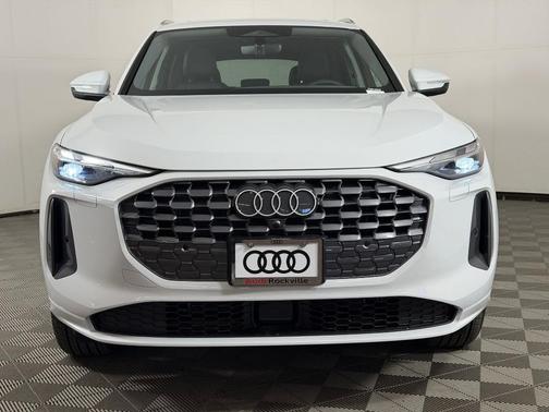 Glacier White Metallic 2026 Audi Q5