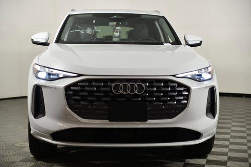 Glacier White Metallic 2025 Audi Q5 2.0T quattro Premium