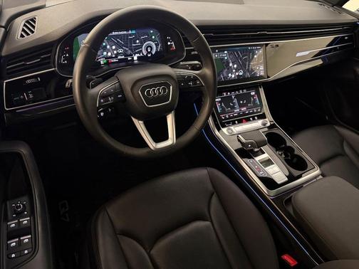 Samurai Gray Metallic 2021 Audi Q7 55 Prestige
