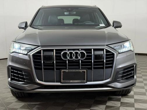 Samurai Gray Metallic 2021 Audi Q7 55 Prestige