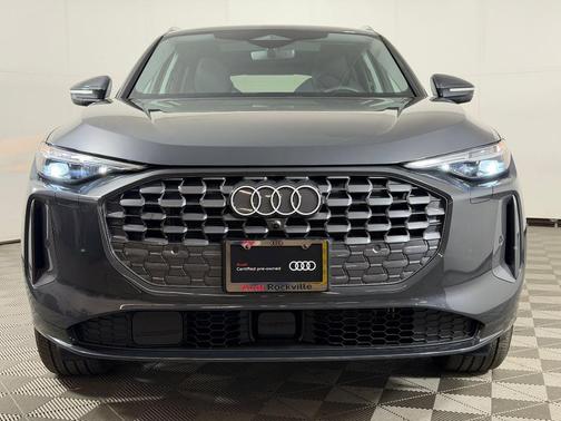 Tambora Gray Metallic 2025 Audi Q5 2.0T quattro Premium