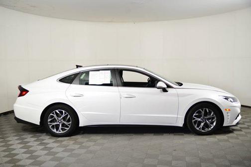 2022 Hyundai SONATA SEL