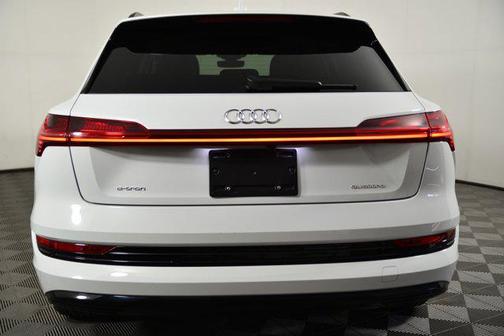 2021 Audi e-tron Premium