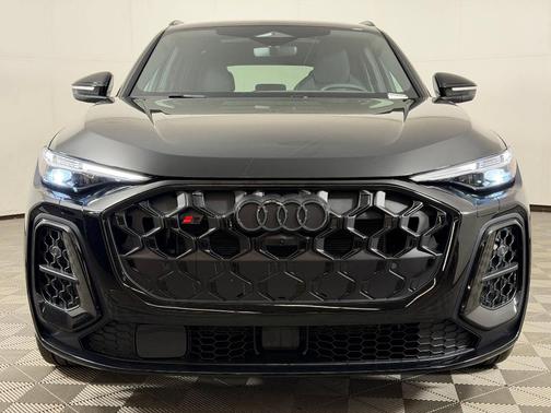 Mythos Black Metallic 2025 Audi SQ5 3.0T quattro Premium