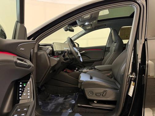 Mythos Black Metallic 2025 Audi Q6 e-tron Premium