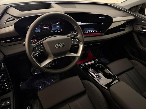 Mythos Black Metallic 2025 Audi Q6 e-tron Premium